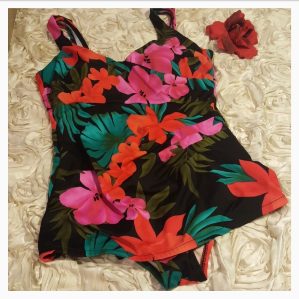 Maxine Womens Swimsuit One-Piece -  Size Large.